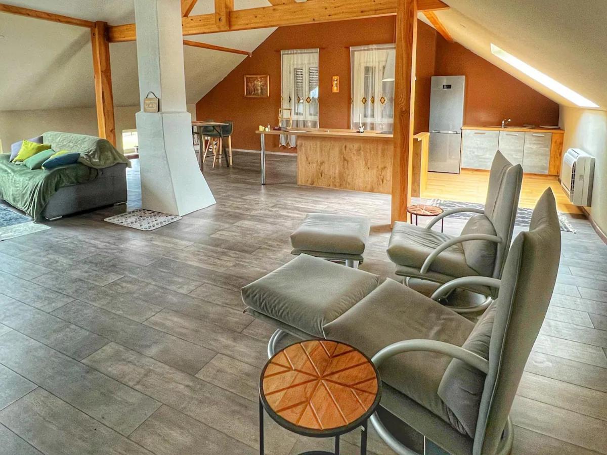Loft Spacieux En Pleine Foret Bining Kültér fotó